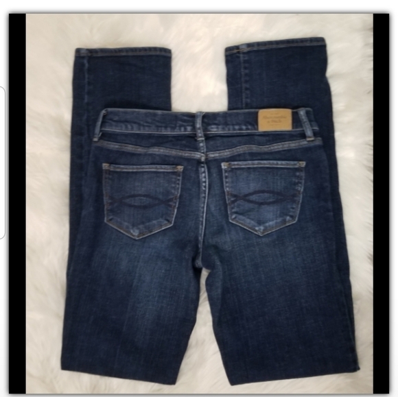 Abercrombie & Fitch 4R - Picture 2 of 3